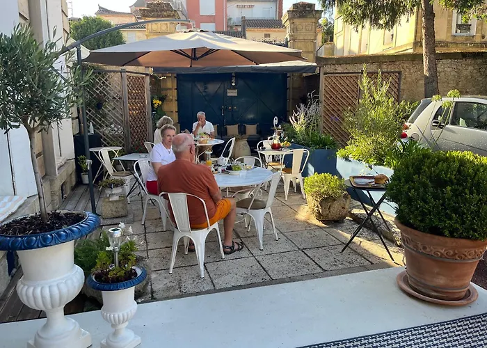 Hôtel central: Hôtel Château des Jacobins